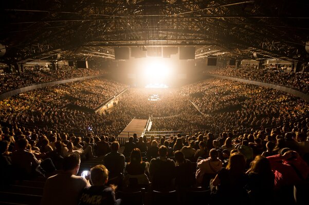Uitverkocht sportpaleis dat kan met 20 000 15 000 of 9 000