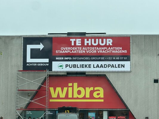 Verhuur staanplaatsen voor vrachtwagens
